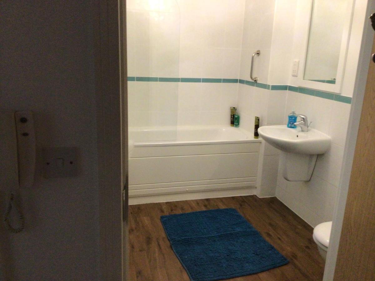 Luxurious River View Apartment With Terrace Worcester Luaran gambar