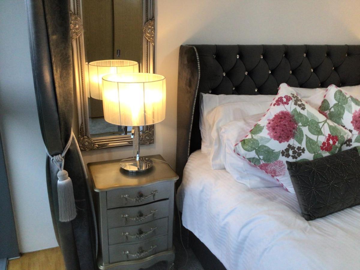 Luxurious River View Apartment With Terrace Worcester Luaran gambar