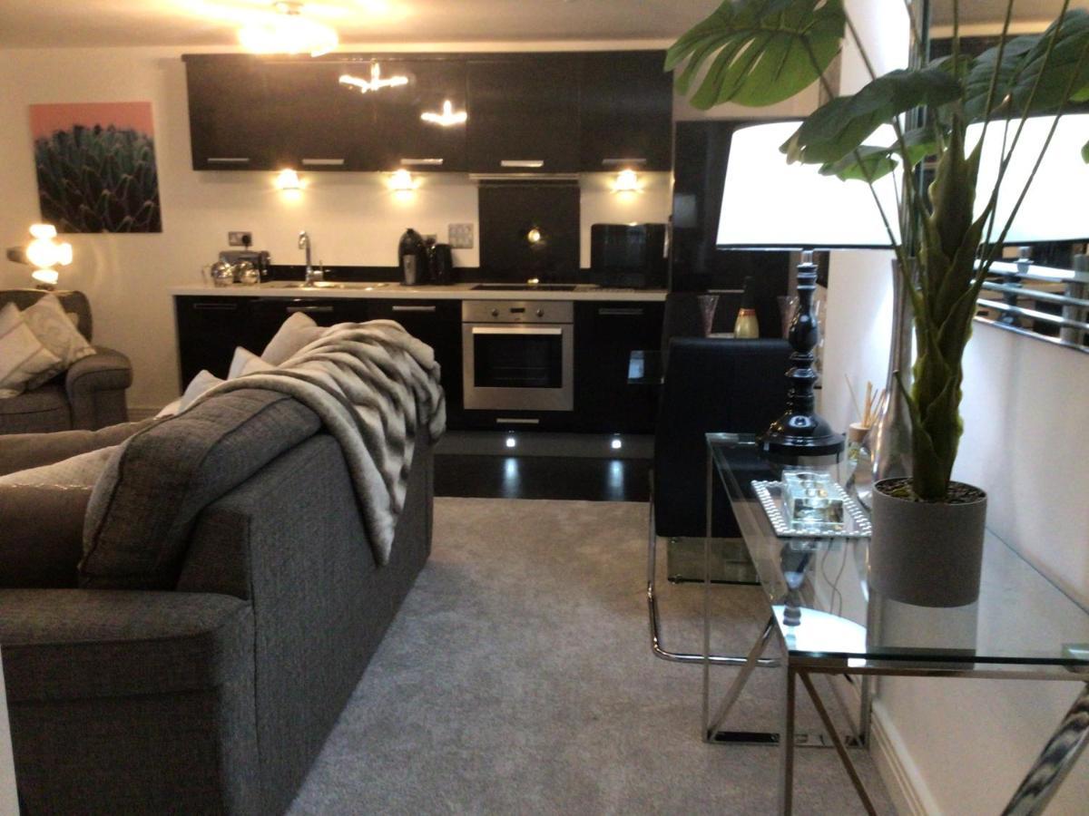 Luxurious River View Apartment With Terrace Worcester Luaran gambar