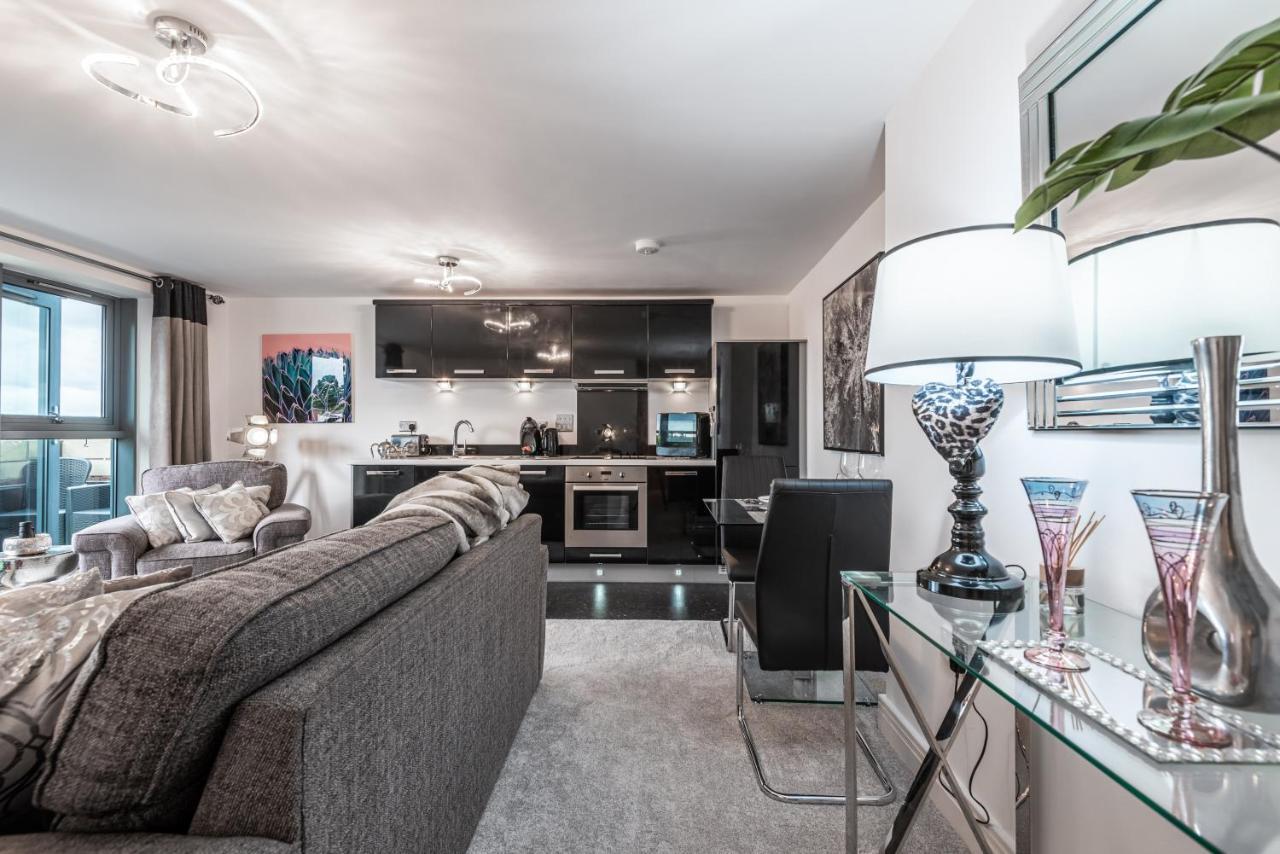 Luxurious River View Apartment With Terrace Worcester Luaran gambar